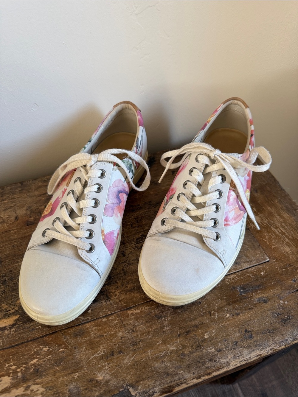 Ecco White Floral Leather Lace-Up Sneakers Size 39